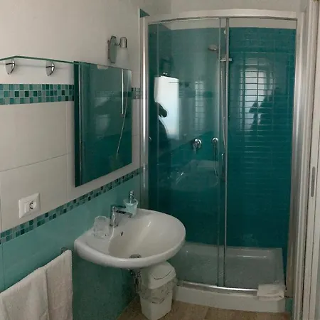 Punta Sirenella 3* أولبيا